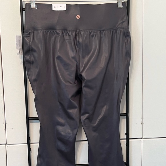 Livi Active 7/8 Legging - Picture 5 of 14